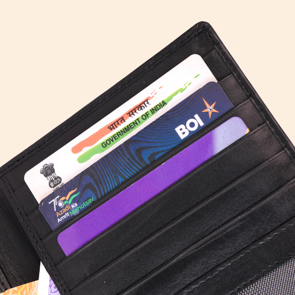 Minimal Classic Black Passport Cover