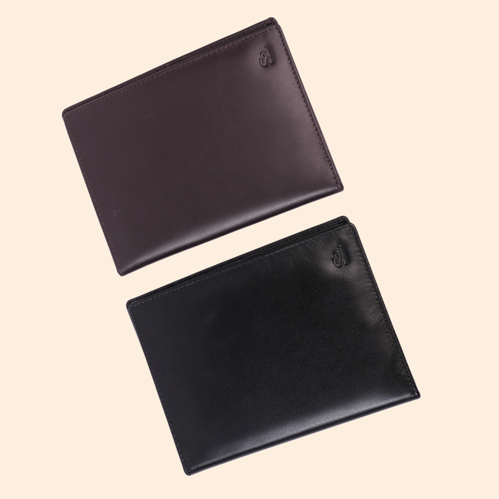 Minimal Classic Black Passport Cover