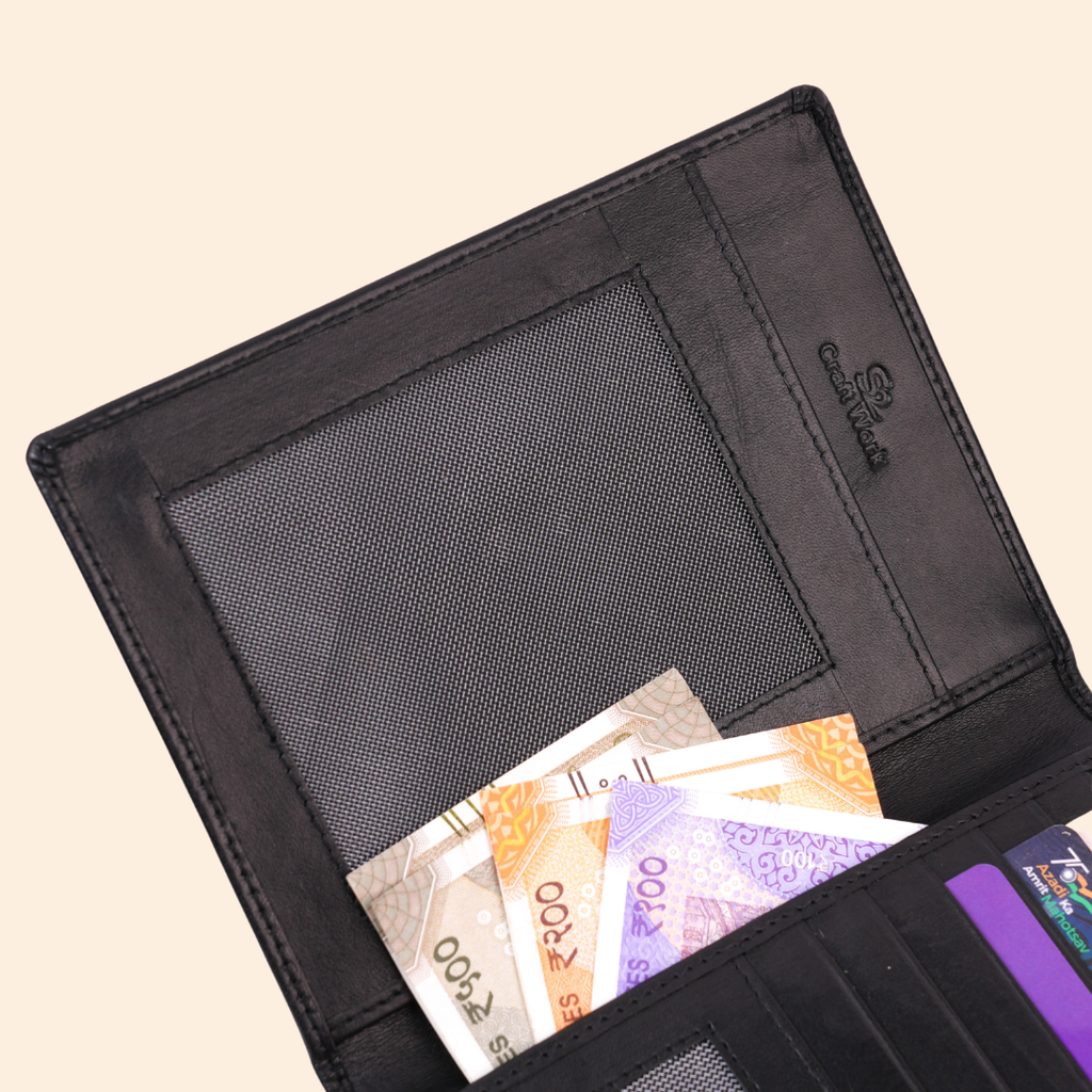 Minimal Classic Black Passport Cover